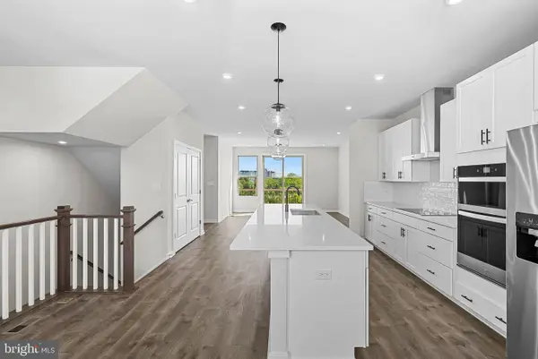 19710 Sepia Sq, ASHBURN, VA 20147