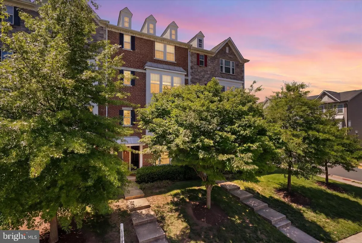 44110 Vaira Ter, Chantilly, VA 20152 - #1