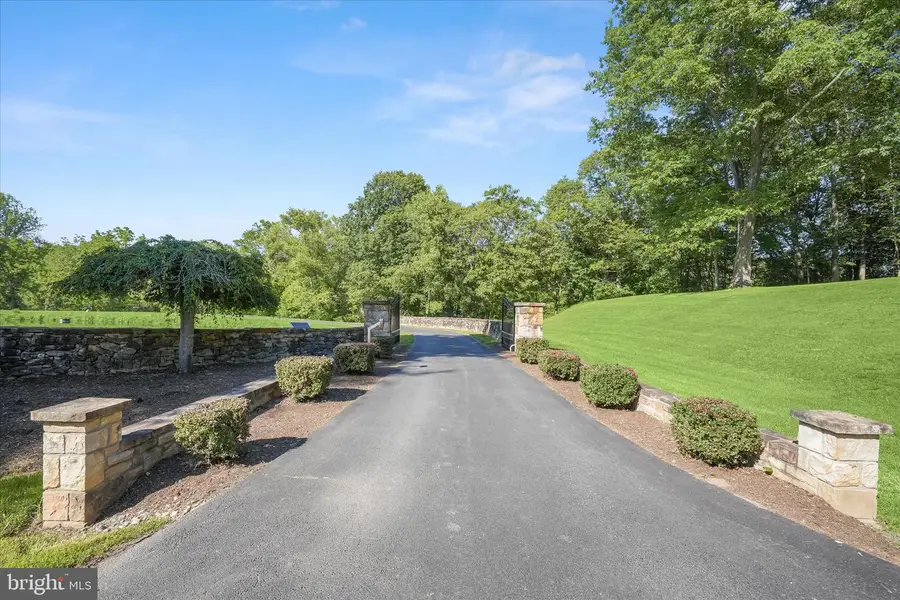 20295 Sommerset Ct, Purcellville, VA 20132 - #2