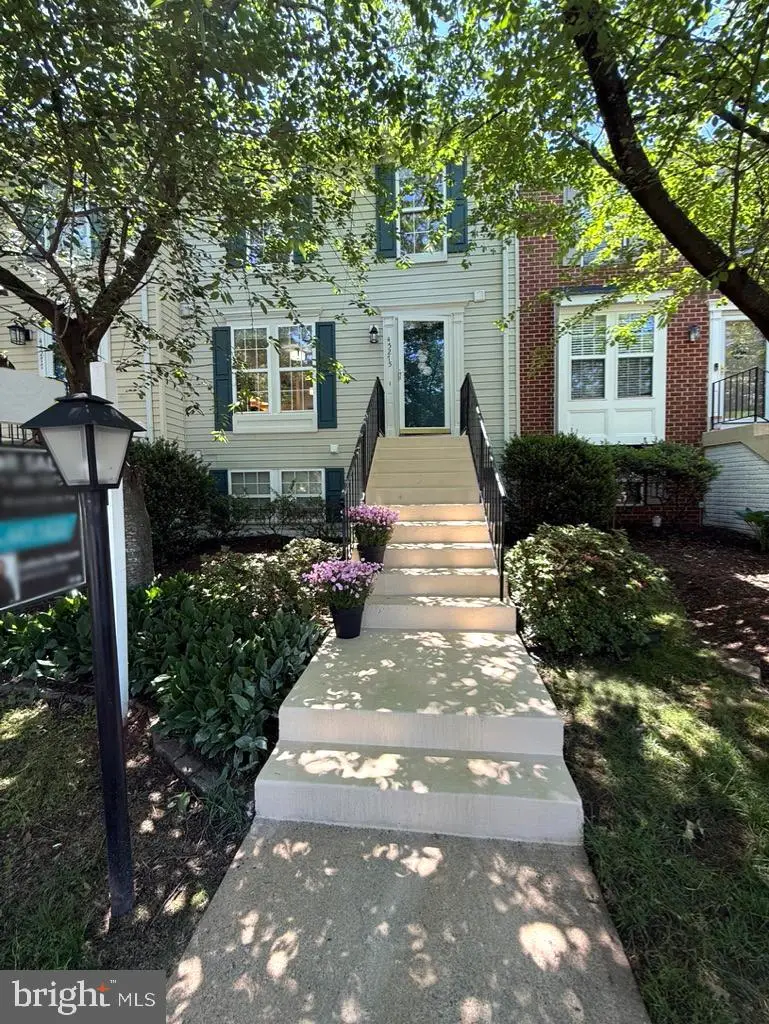 45275 Gable Sq, Sterling, VA 20164 - #1