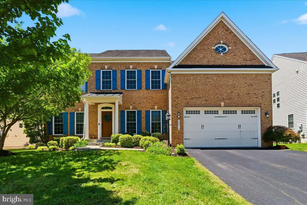 42414 Pine Forest Dr, Chantilly, VA 20152 - #1