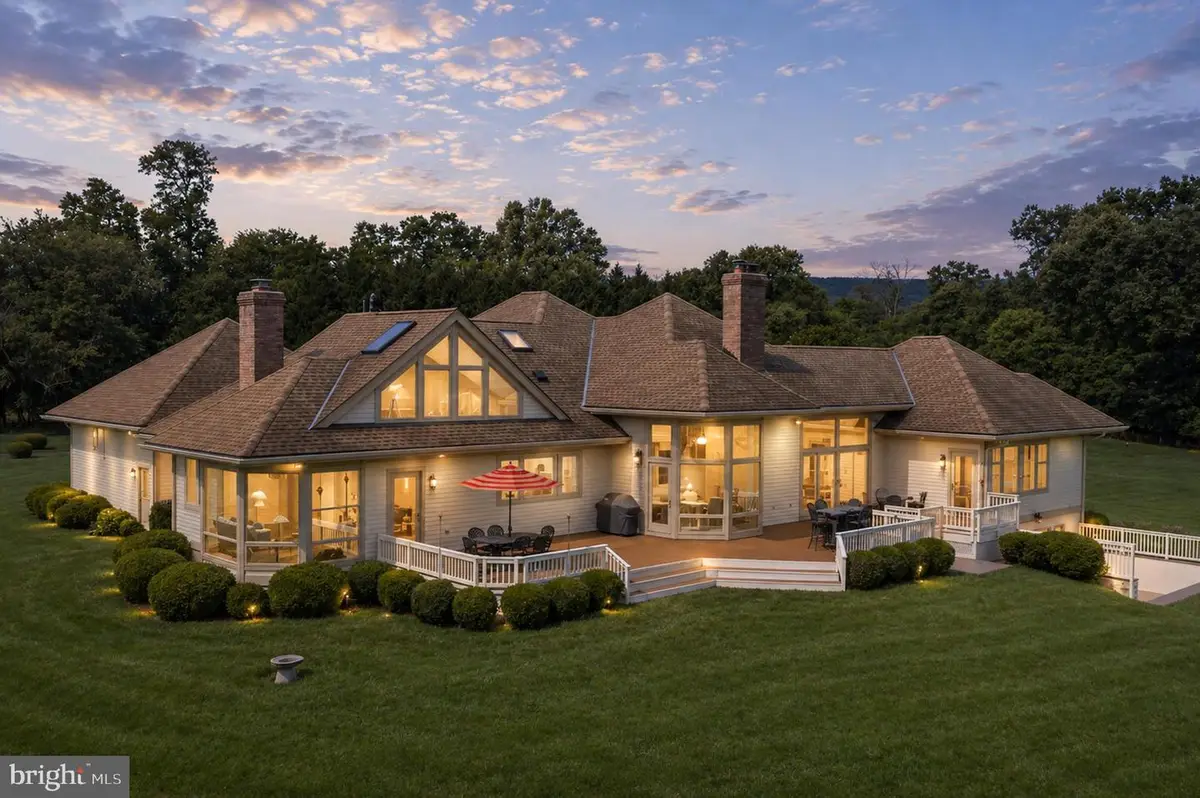 18291 Calumet Ln, Bluemont, VA 20135 - #1