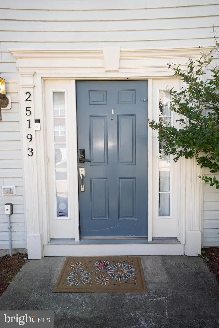 25193 Destination Sq, Aldie, VA 20105 - #2