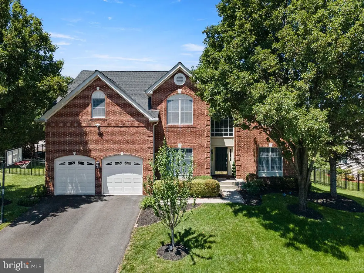 22561 Howardsville Woods Ct, Ashburn, VA 20148 - #1