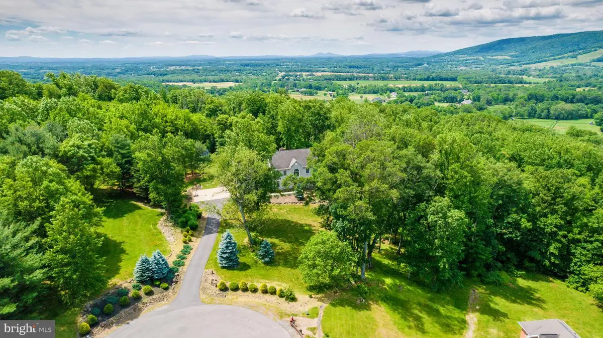 34905 Gidney Ct, Round Hill, VA 20141 - #1