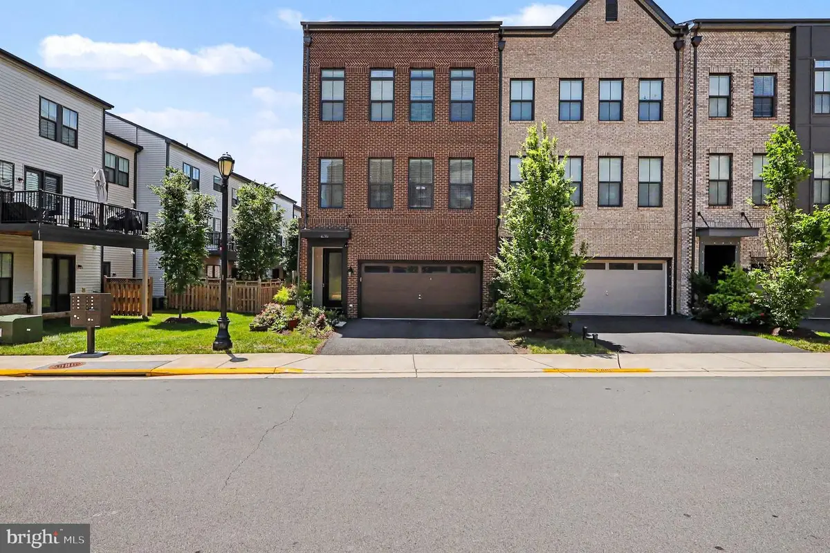 42361 Vancouver Ter, Brambleton, VA 20148 - #1