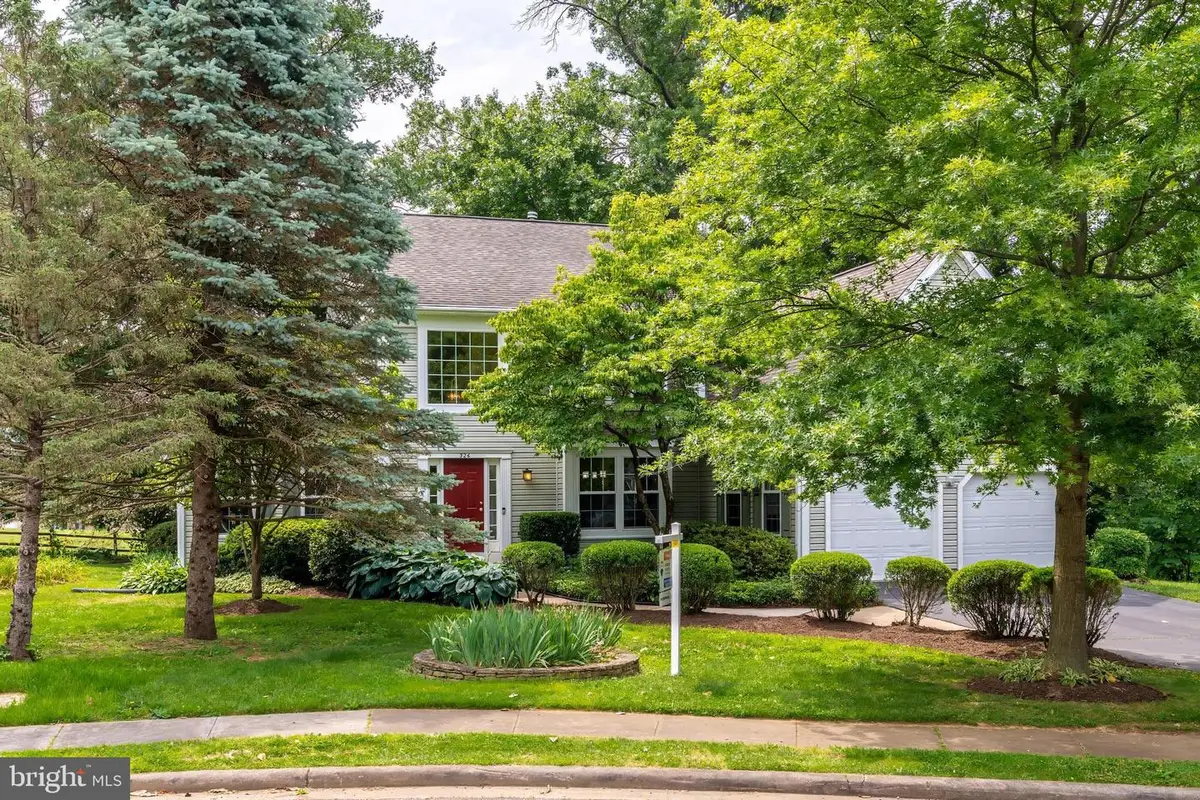 326 E D St, Purcellville, VA 20132 - #1