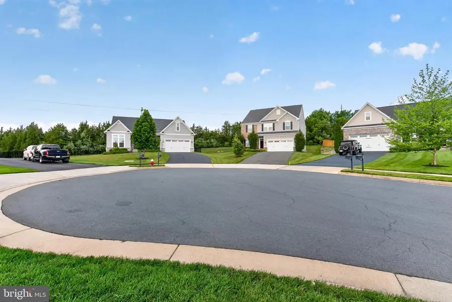 26732 Kentoaks Ct, Chantilly, VA 20152 - #3