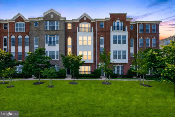 20640 Sibbald Sq, ASHBURN, VA 20147