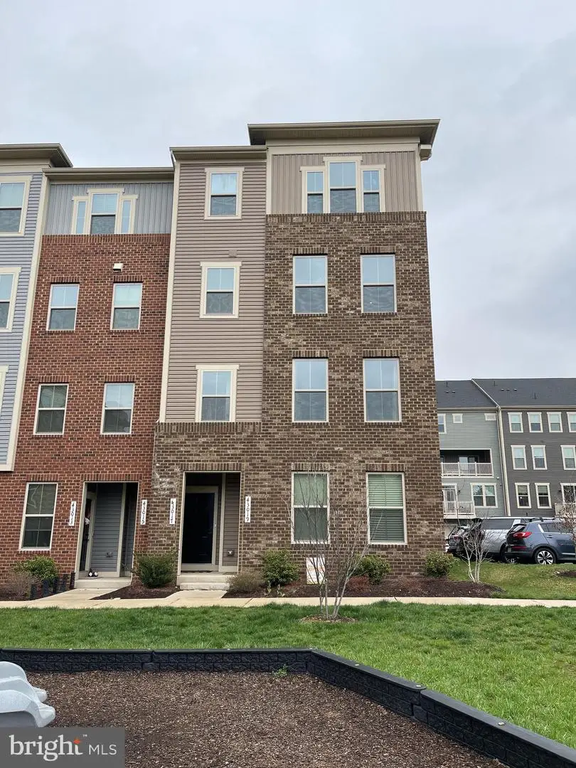 43017 Prophecy Ter, Sterling, VA 20166 - #1