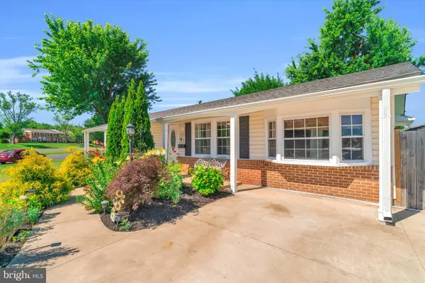 101 W Beech Rd, STERLING, VA 20164