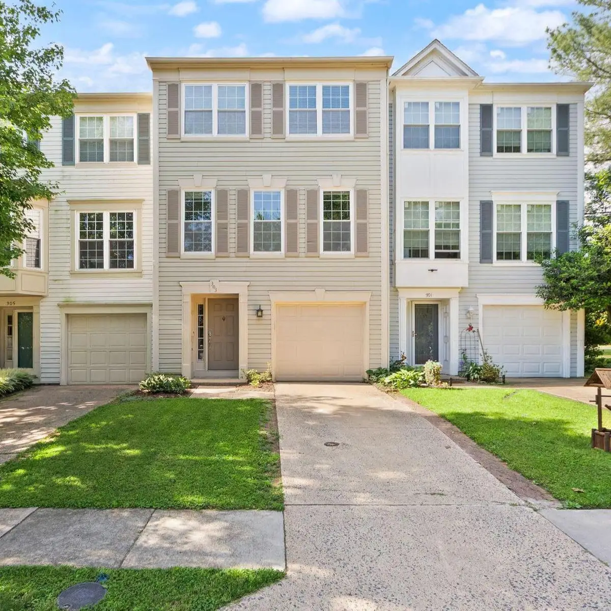 303 Barnfield Sq Ne, Leesburg, VA 20176 - #1