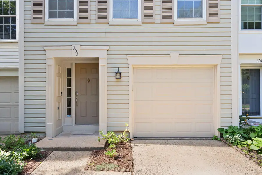 303 Barnfield Sq Ne, Leesburg, VA 20176 - #3