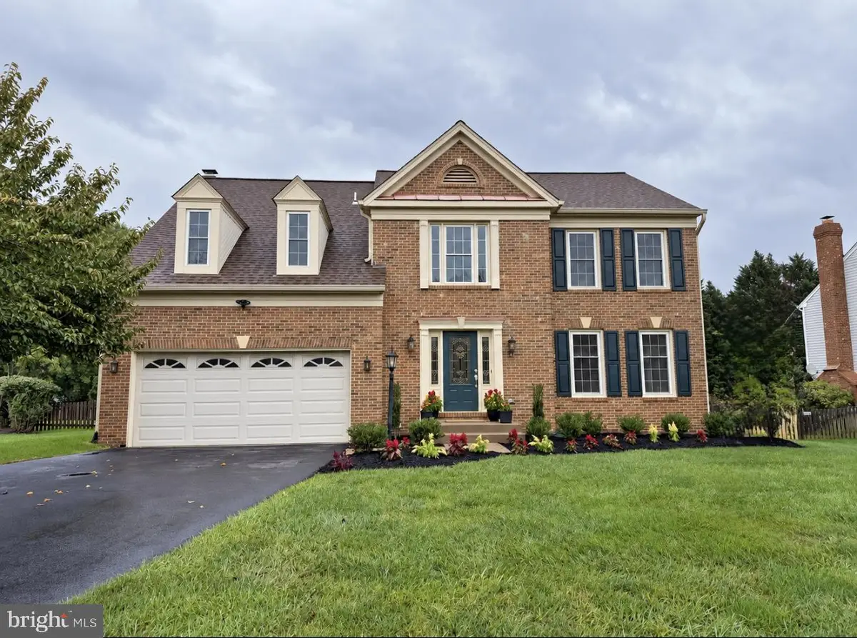 43204 Wayside Cir, Ashburn, VA 20147 - #1