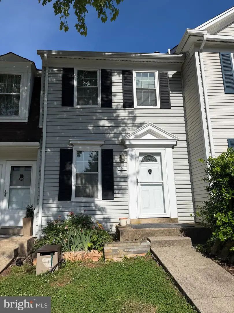 5 Alden Ct, Sterling, VA 20165 - #2