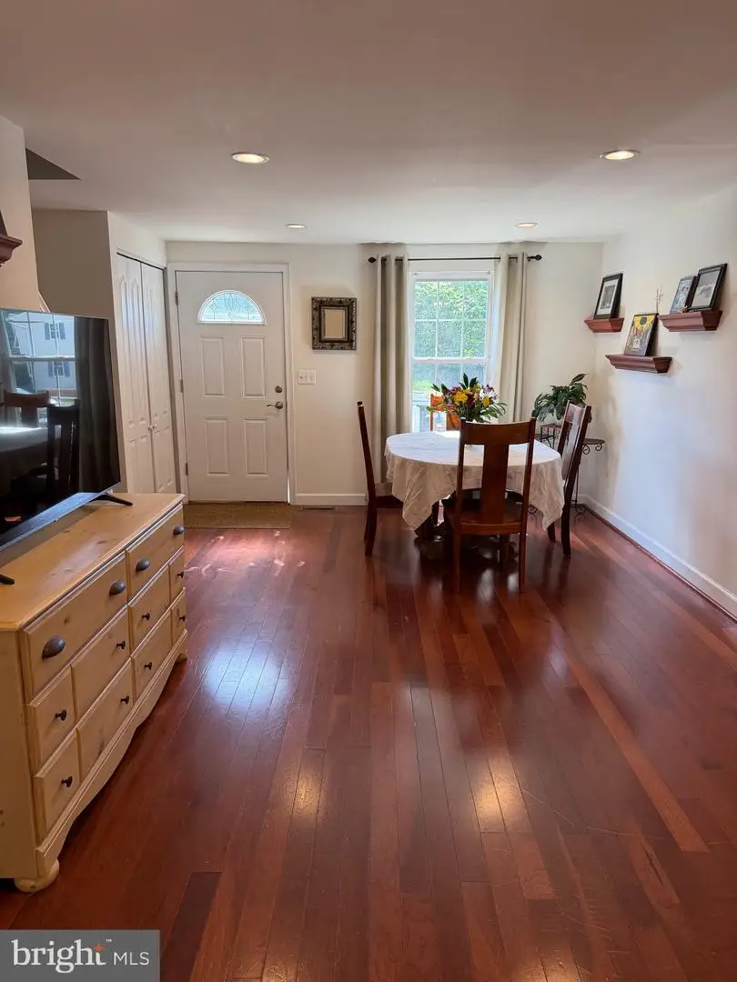 5 Alden Ct, Sterling, VA 20165 - #3