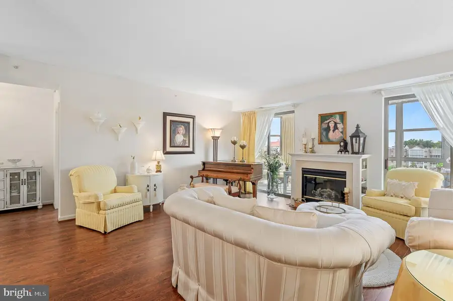 19350 Magnolia Grove Sq #406, Leesburg, VA 20176 - #2