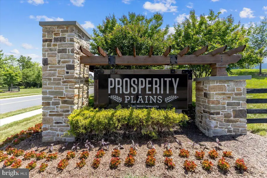 25467 Byrnes Crossing Dr, Chantilly, VA 20152 - #2