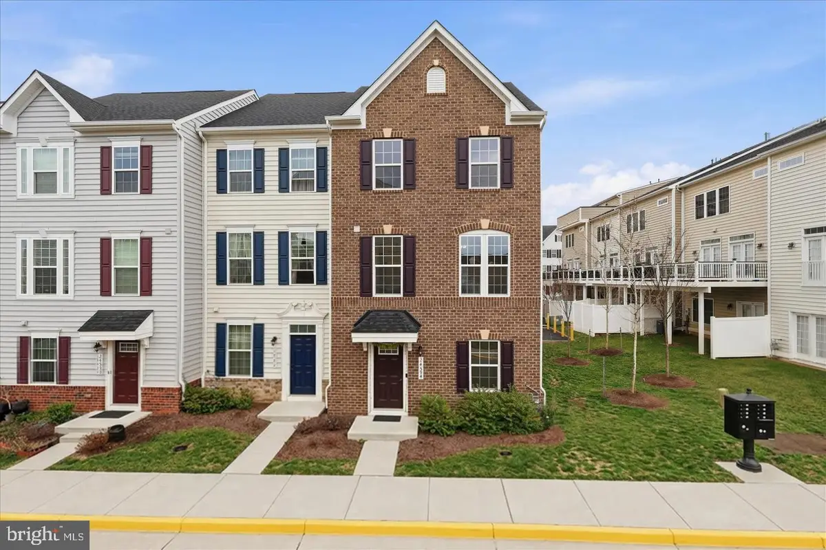 24594 Laurel Lake Ter, Sterling, VA 20166 - #1
