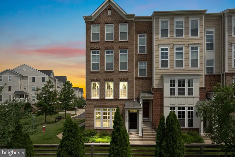 43419 Town Gate Sq, Chantilly, VA 20152 - #2