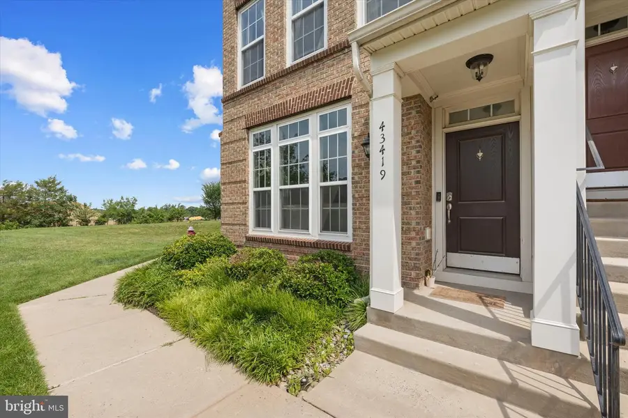 43419 Town Gate Sq, Chantilly, VA 20152 - #3