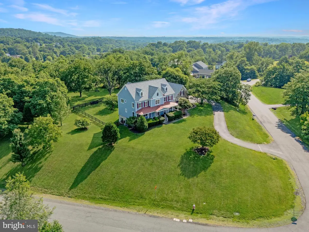 35054 Mcknight Ct, Round Hill, VA 20141 - #1