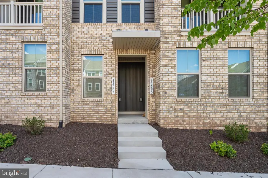 42587 Pitlochry Ter, Sterling, VA 20166 - #2