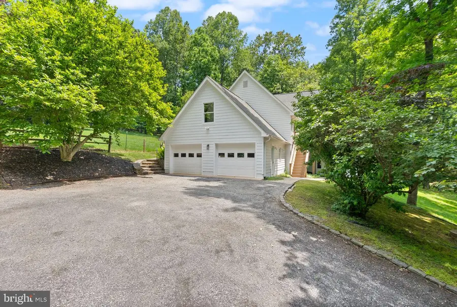 38620 Lime Kiln Rd, Leesburg, VA 20175 - #2