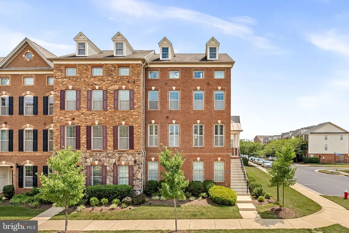 43117 Shore Sq, Ashburn, VA 20148 - #1