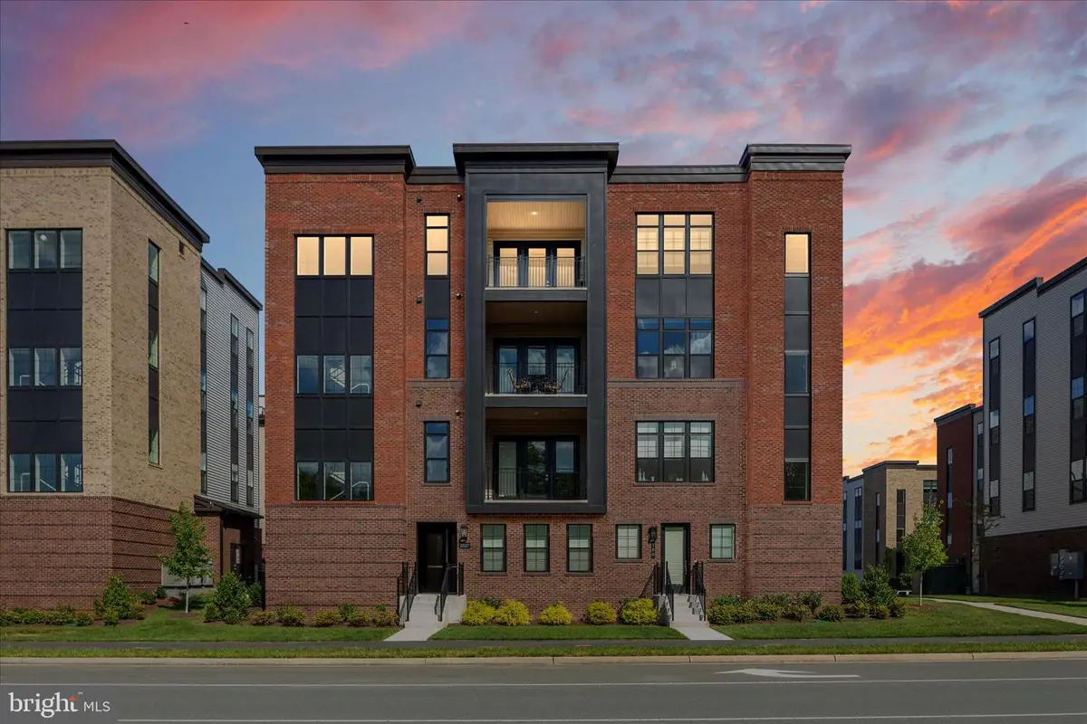 22127 Headwater Ter #400, Ashburn, VA 20148 - #1