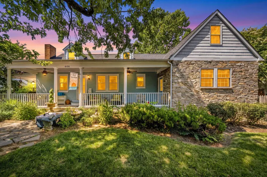 606 Edwards Ferry Rd Ne, Leesburg, VA 20176 - #2