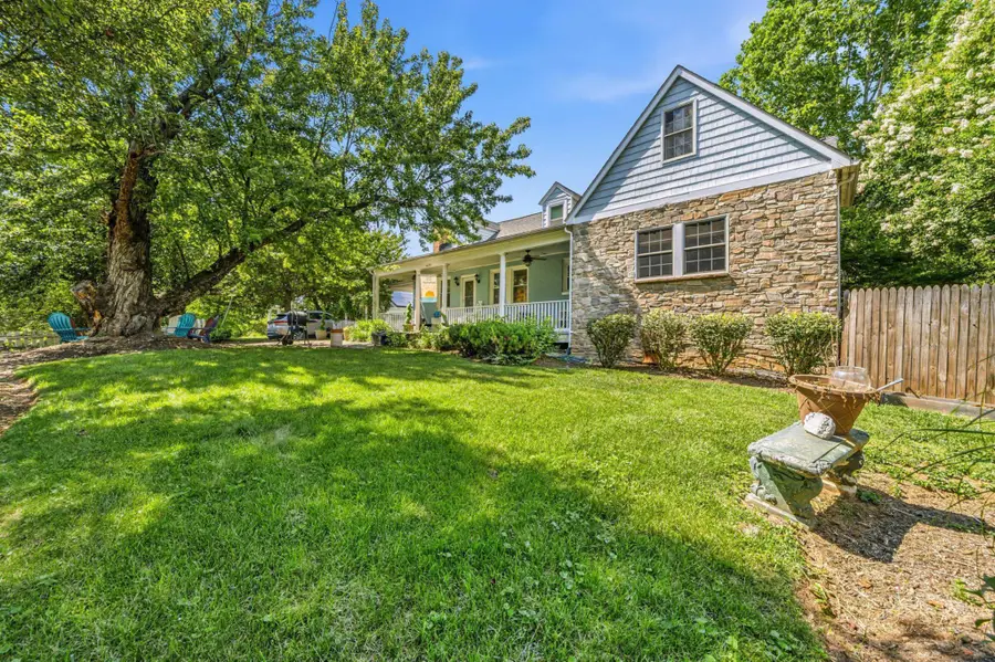 606 Edwards Ferry Rd Ne, Leesburg, VA 20176 - #3