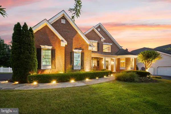 20247 Kiawah Island Dr, ASHBURN, VA 20147
