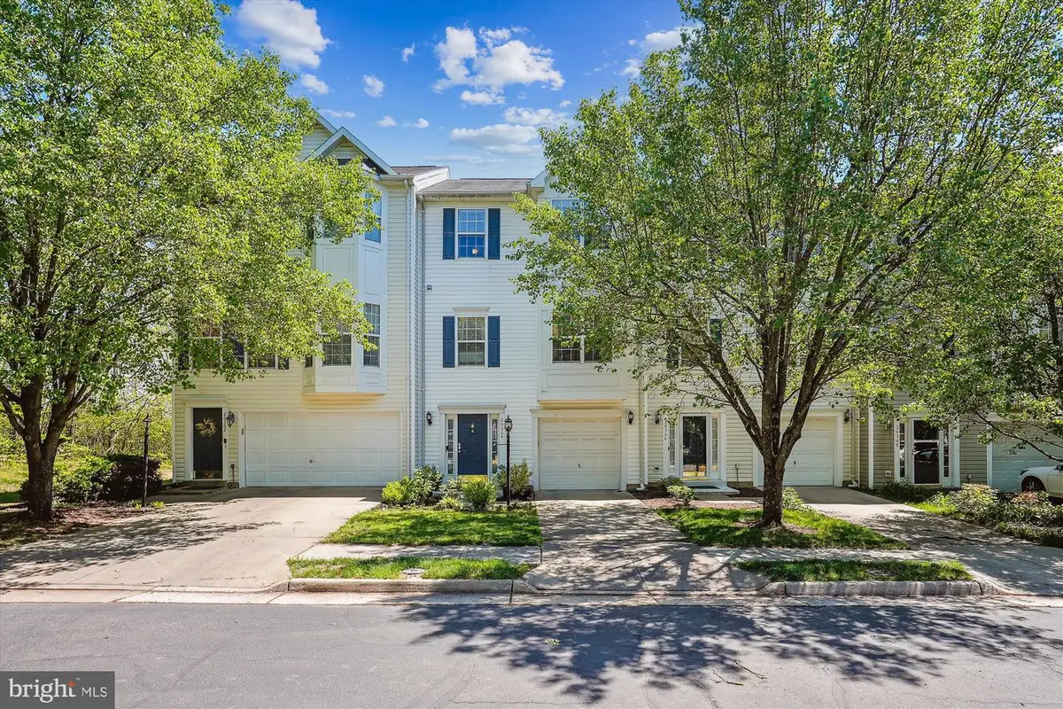 20364 Mount Pleasant Ter, Ashburn, VA 20147 - #1