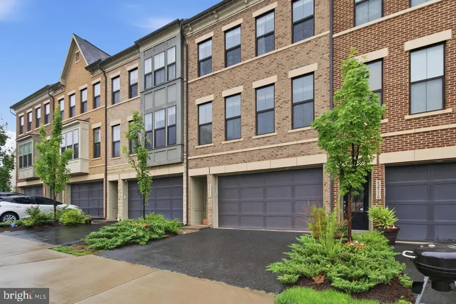 42308 Rockrimmon Ter, Ashburn, VA 20148 - #2
