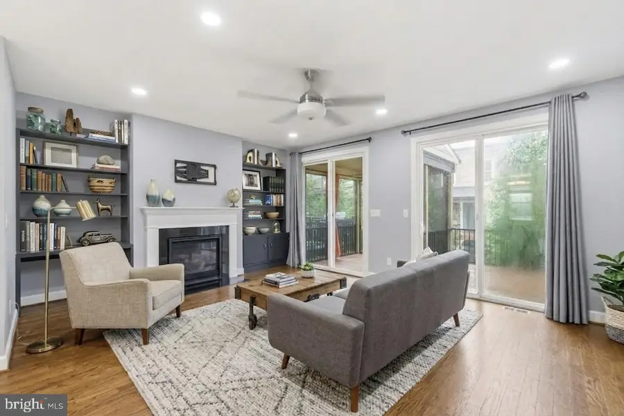 42308 Rockrimmon Ter, Ashburn, VA 20148 - #3