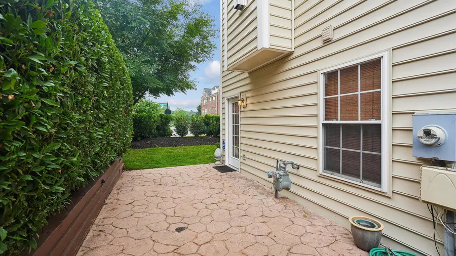 47761 Scotsborough Sq, Sterling, VA 20165 - #3