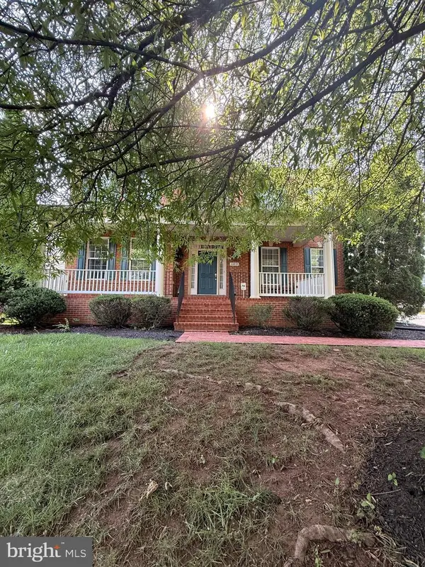 22835 Angelique Dr, BRAMBLETON, VA 20148