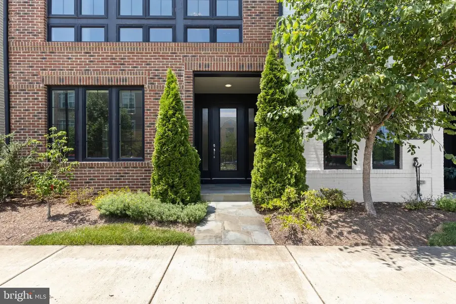 20375 Codman Dr, Ashburn, VA 20147 - #3