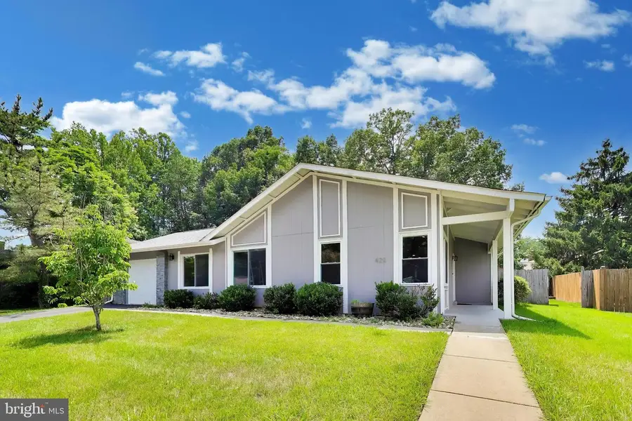 422 Avondale Dr, Sterling, VA 20164 - #2