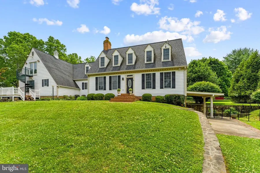 19725 Woodtrail Rd, Round Hill, VA 20141 - #3