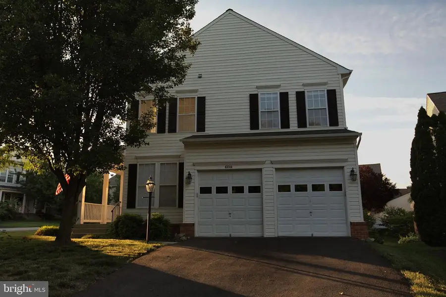 43314 Fullerton St, Ashburn, VA 20147 - #3