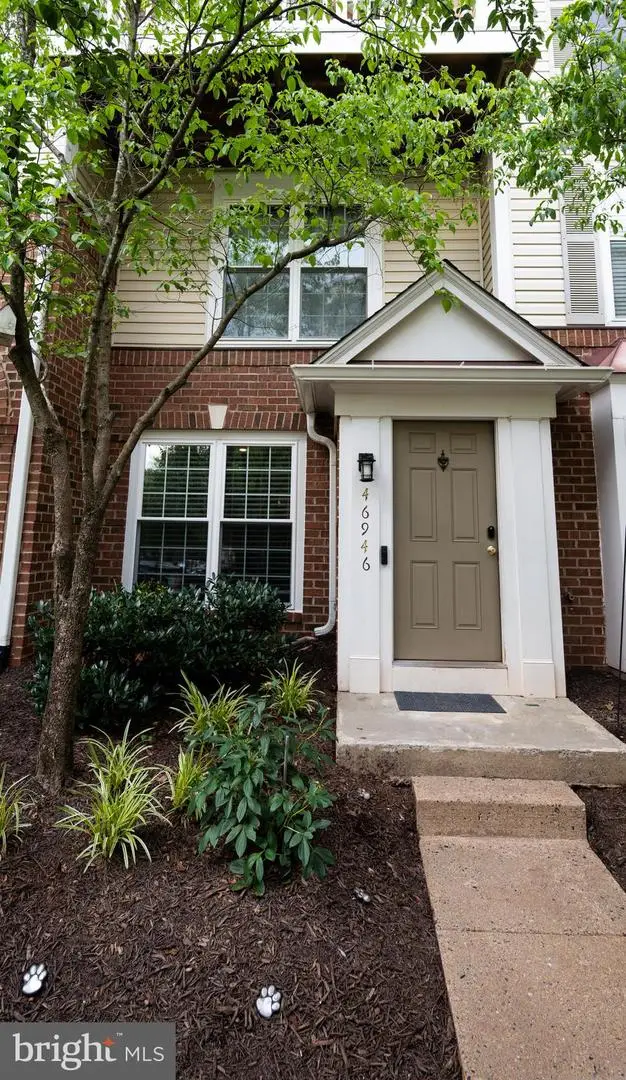 46946 Courtyard Sq, Sterling, VA 20164 - #1