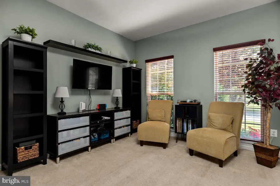 14 Potterfield Dr, Lovettsville, VA 20180 - #3