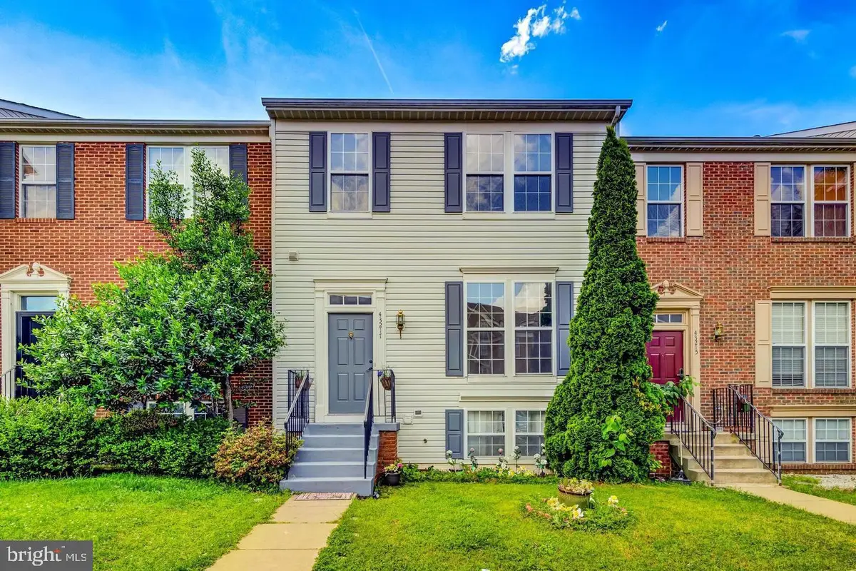 43217 Brookford Sq, Ashburn, VA 20147 - #1