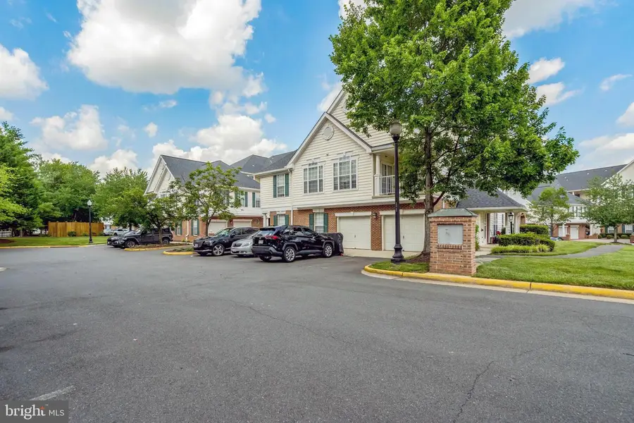 25230 Pond View Sq #102, Chantilly, VA 20152 - #3