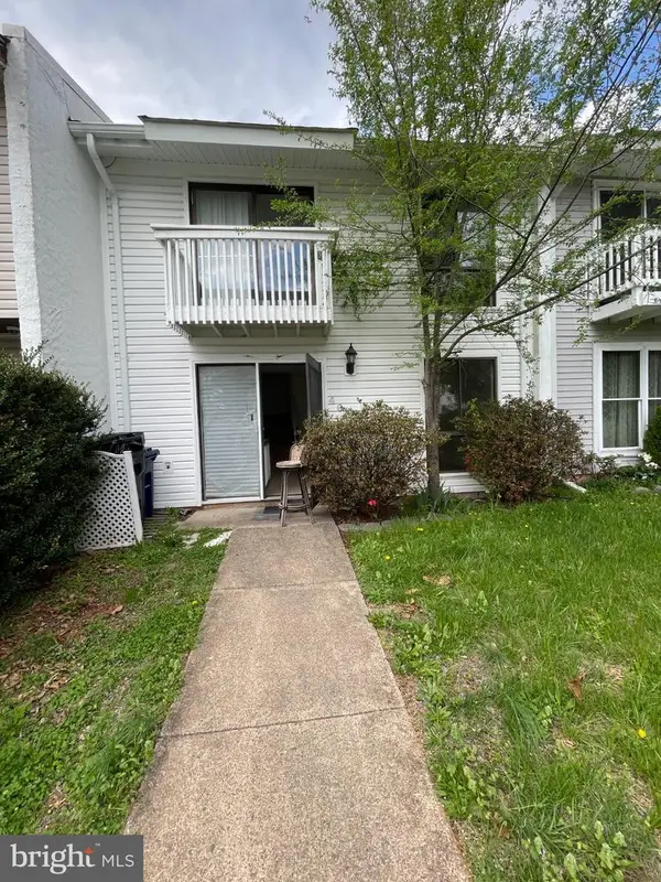 46 Simeon Ln, STERLING, VA 20164