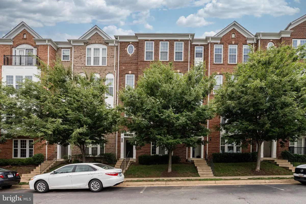 20604 Maitland Ter, Ashburn, VA 20147 - #1