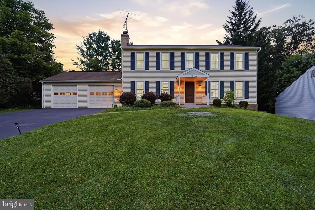 10166 Yorktown Way, Great Falls, VA 22066 - #1