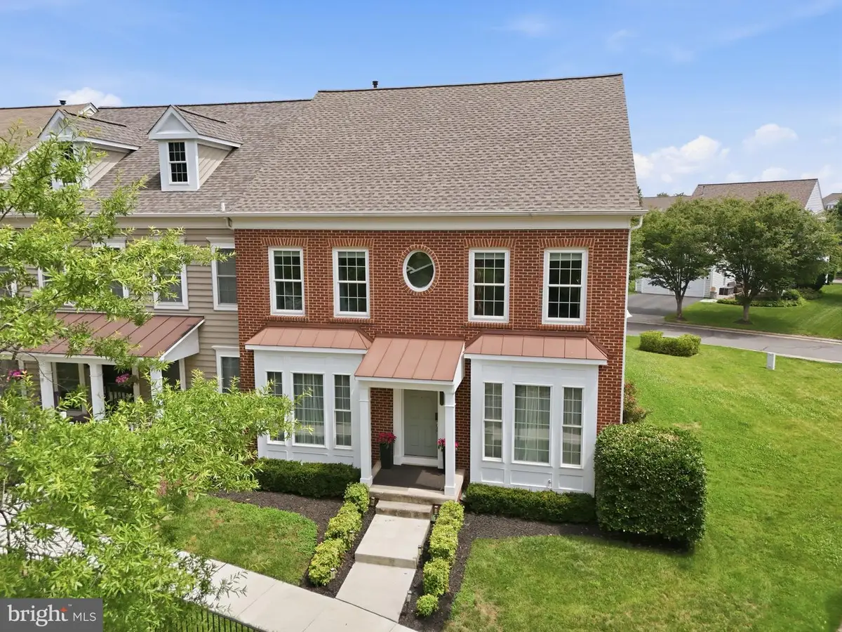 20789 Red Cedar Dr, Leesburg, VA 20175 - #1